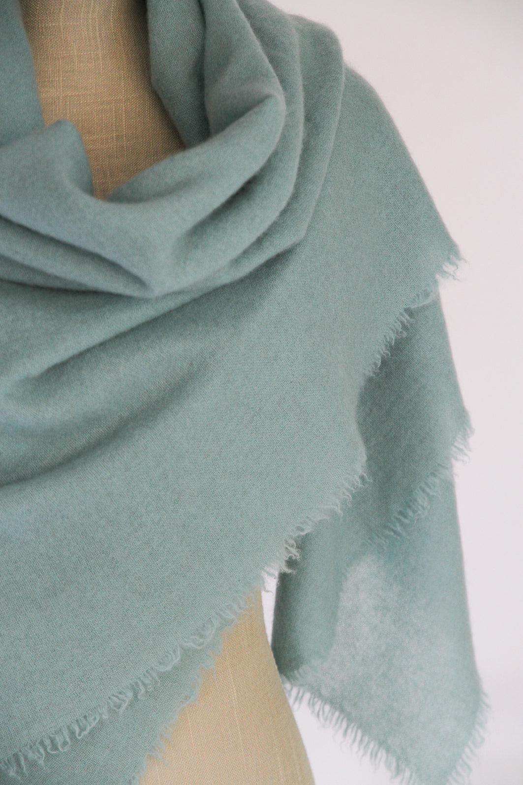 100% Mongolian Cashmere Shawl, Pale mint, 130×130cm