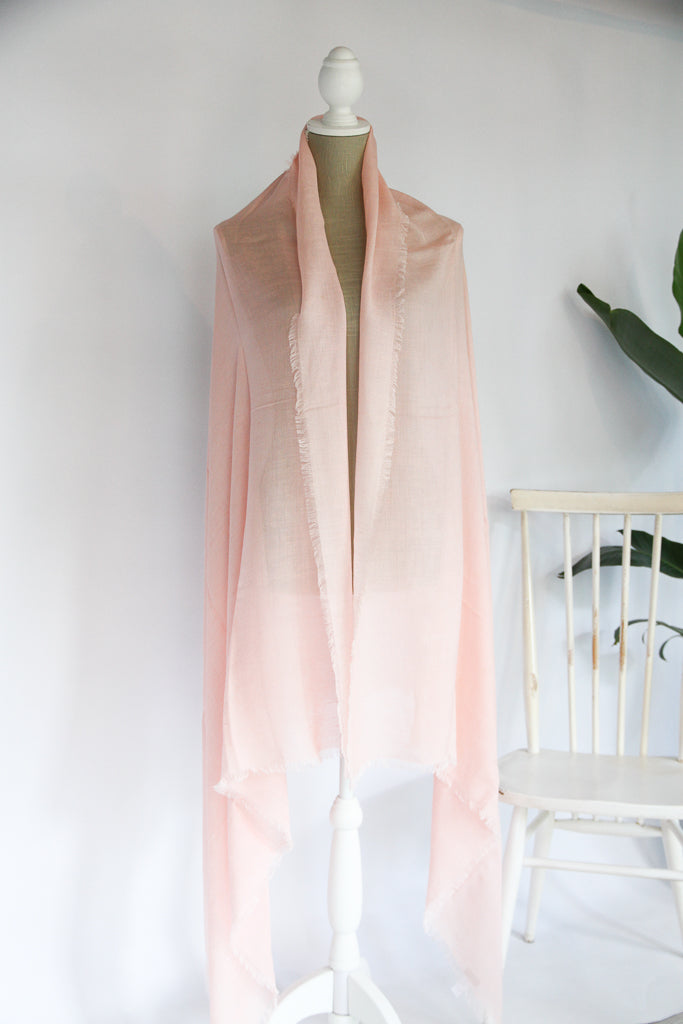 Plant-dyed modal linen shawl / Pink