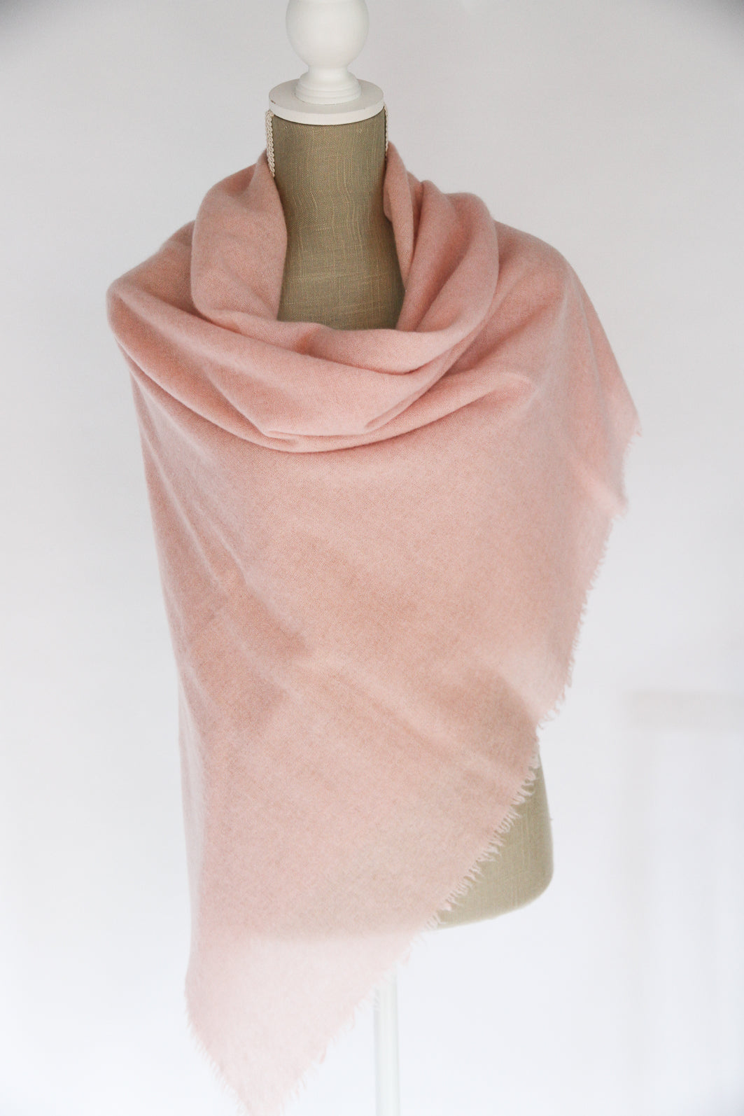 100% Mongolian Cashmere Shawl, Dusty pink, 130×130cm