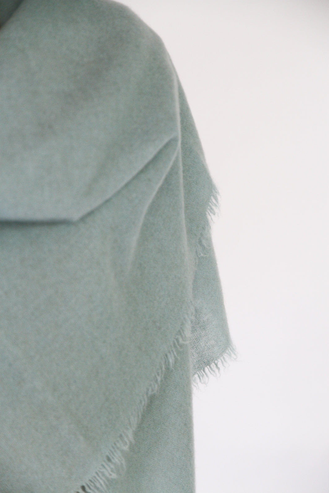 100% Mongolian Cashmere Shawl, Pale mint, 130×130cm