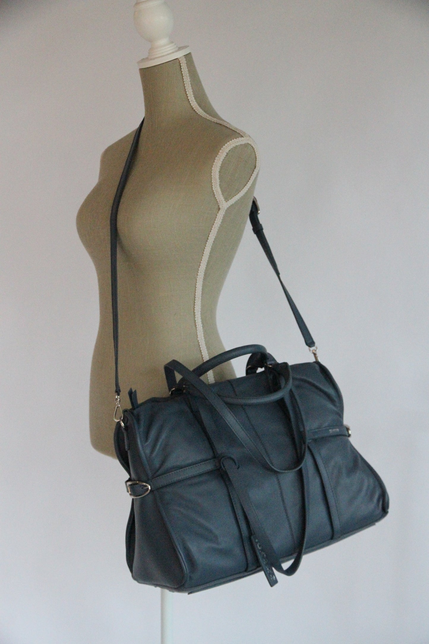 10.03.53 BLVD BAG / BLUE  50×40×10cm