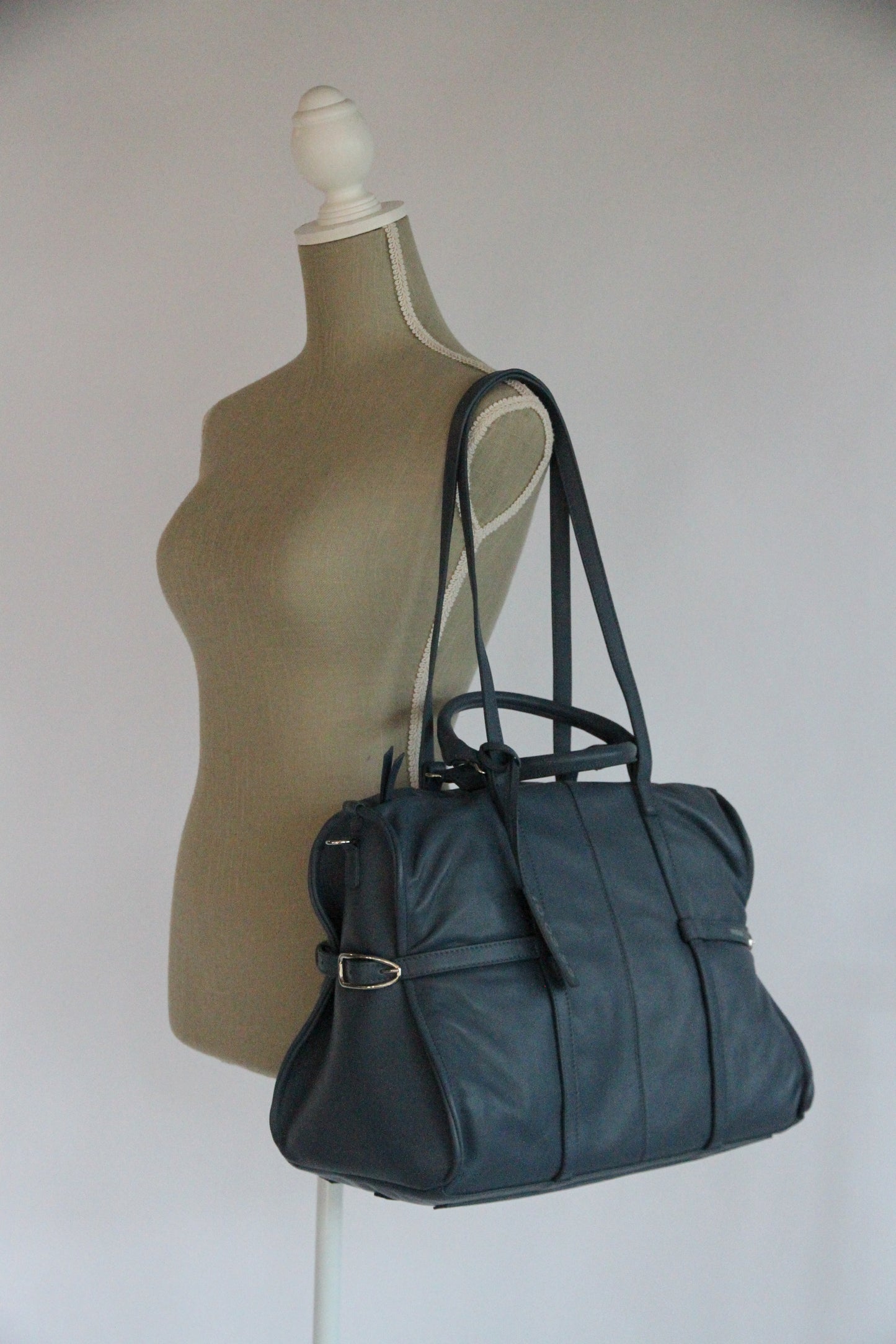 10.03.53 BLVD BAG / BLUE  50×40×10cm