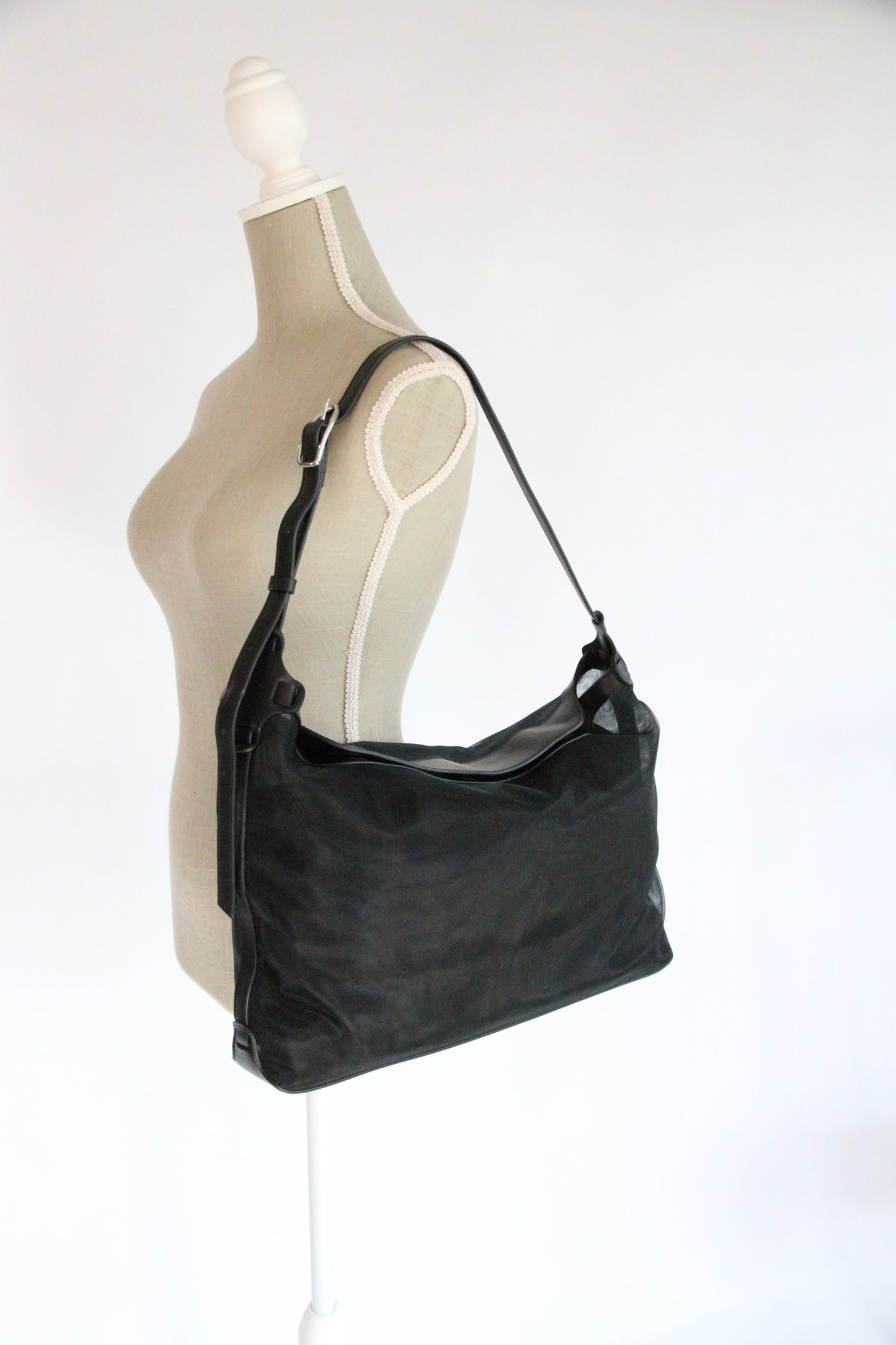 10.03.53 HOBO SOFT / SHADOW  48×28×6.5cm
