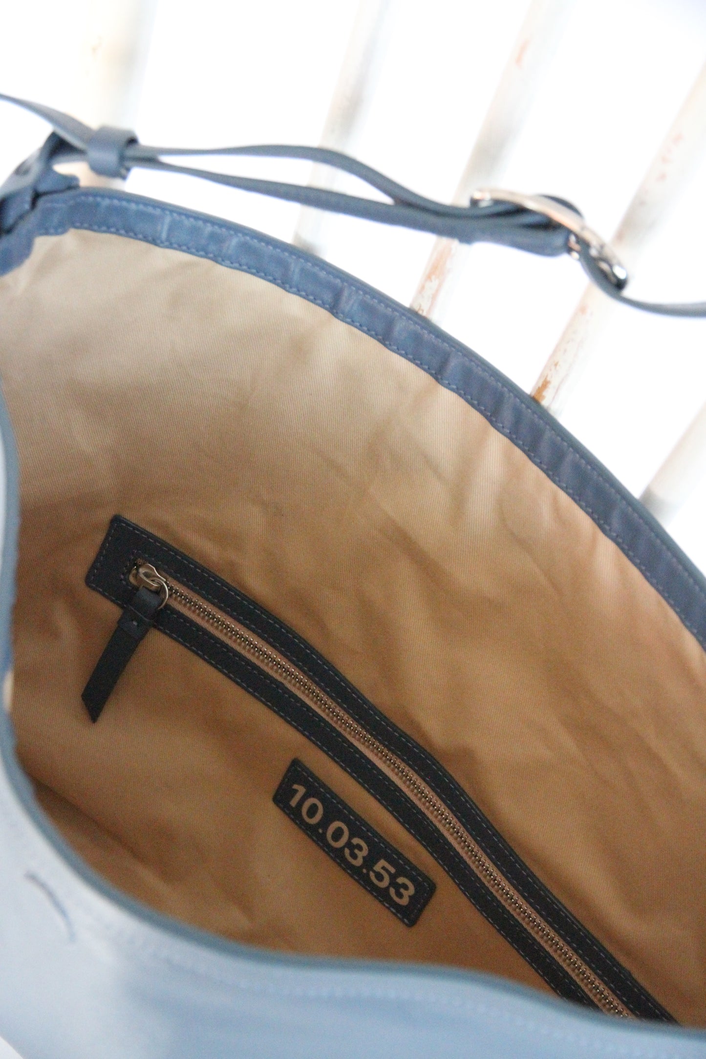 10.03.53 HOBO SOFT / BLUE 48×28×6.5cm