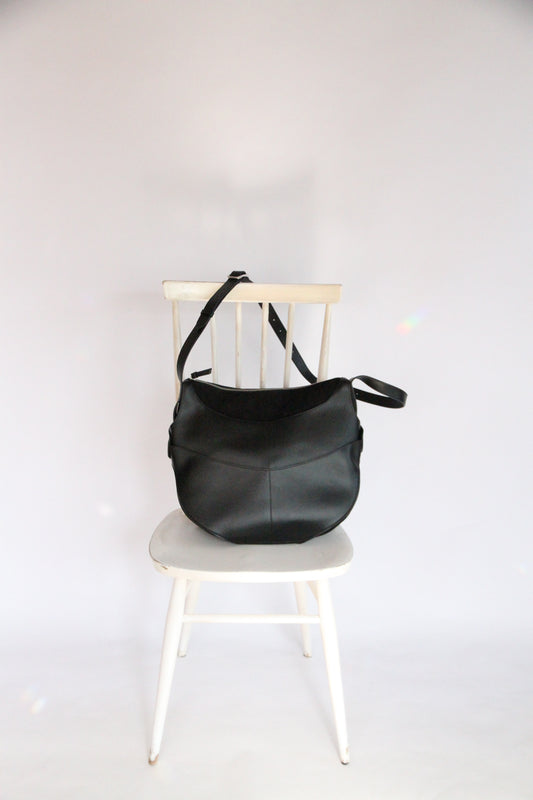 10.03.53 SADDLEBAG / BLACK  42×34×16cm