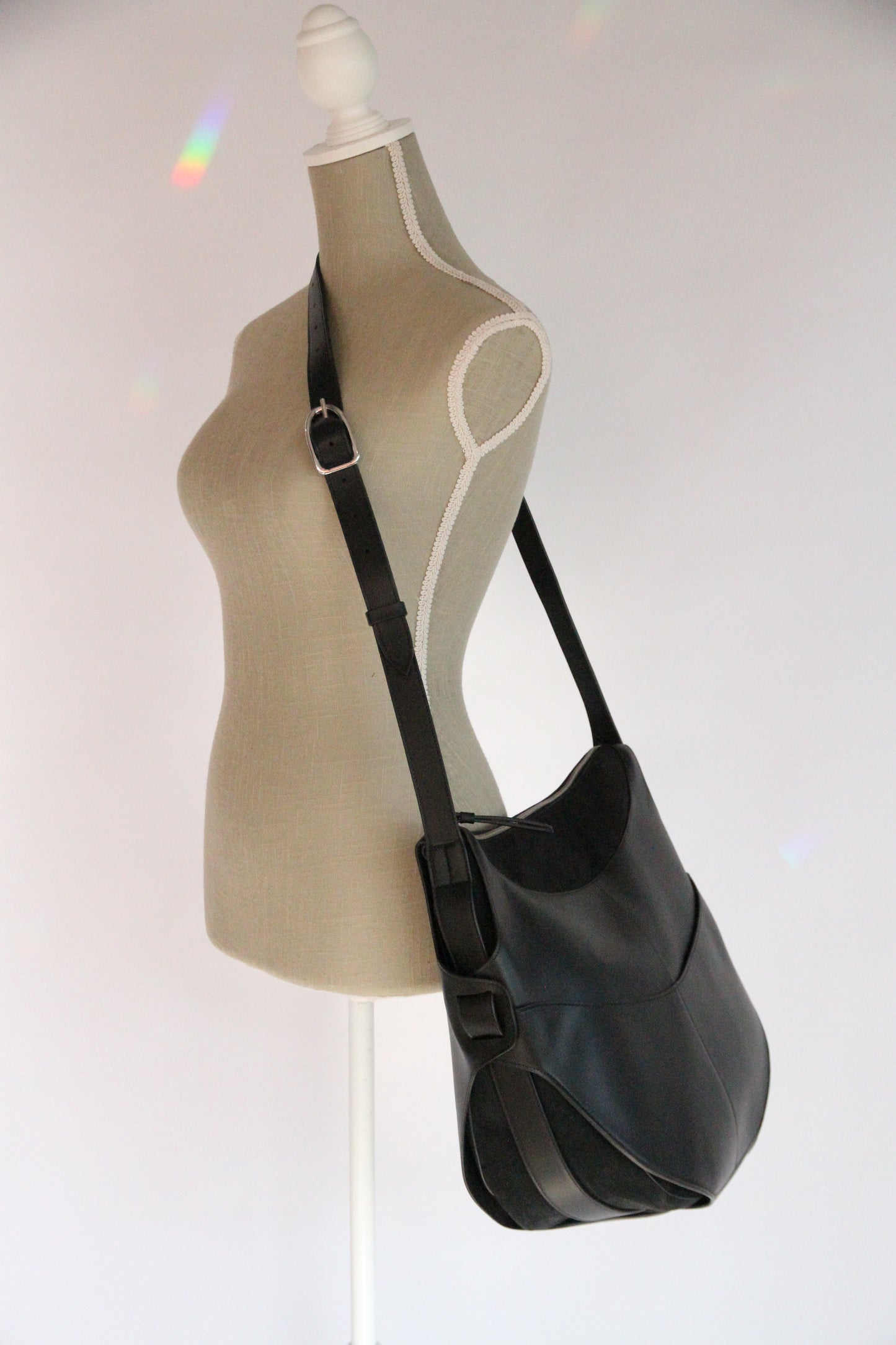 10.03.53 SADDLEBAG / BLACK  42×34×16cm