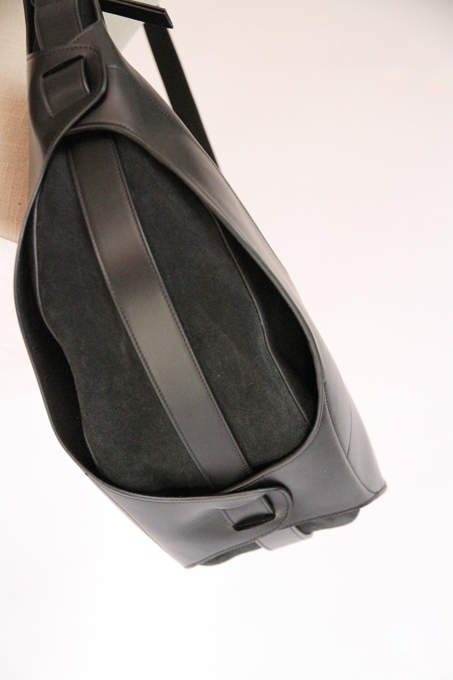 10.03.53 SADDLEBAG / BLACK  42×34×16cm