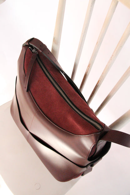 10.03.53 SADDLEBAG / BURGUNDY  42×34×16cm