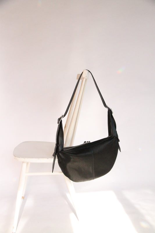 10.03.53 JELLYFISH / BLACK 48×28×6.5cm