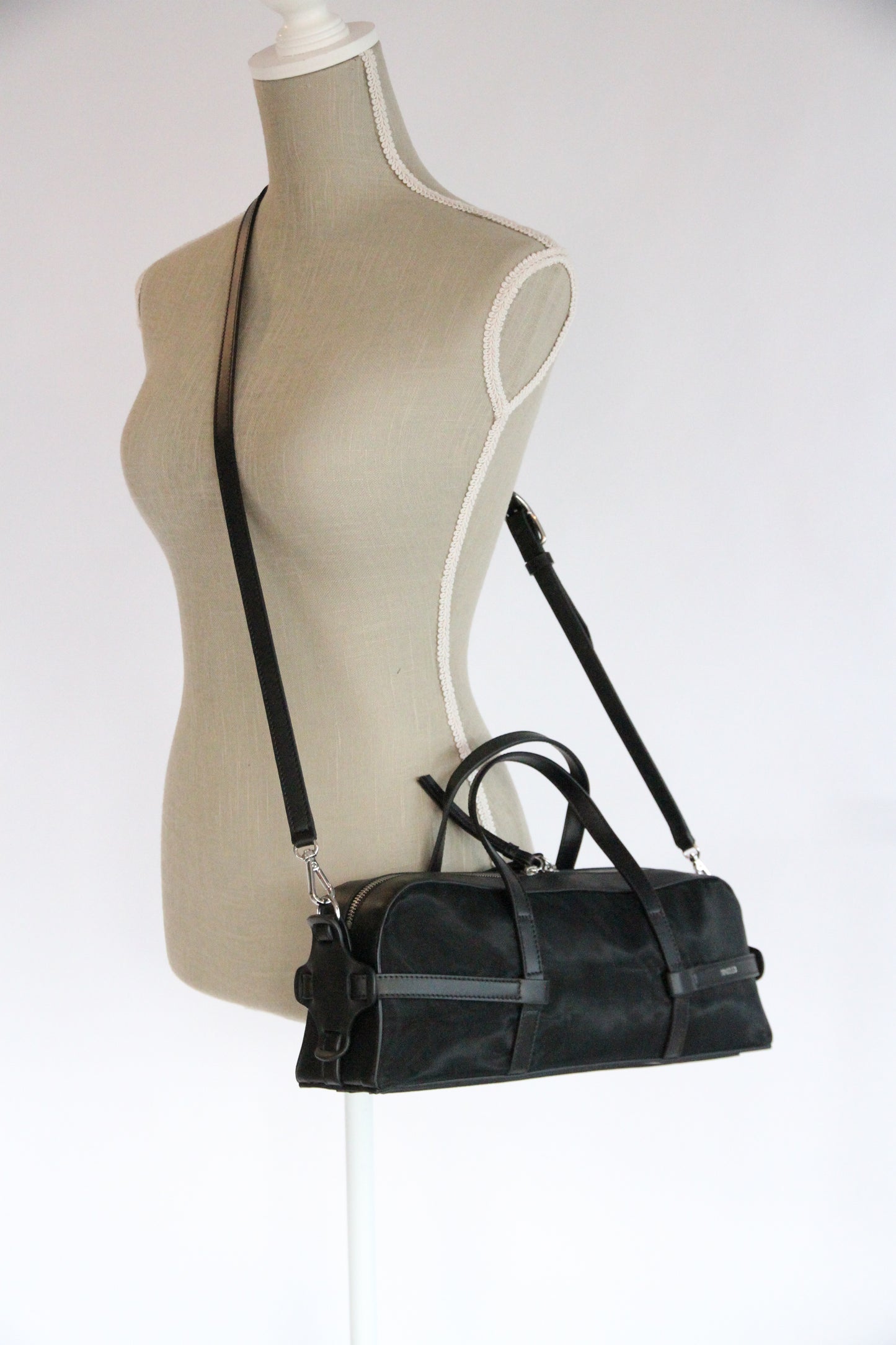 10.03.53 BAGUETTE SOFT / SHADOW  37×13×8cm