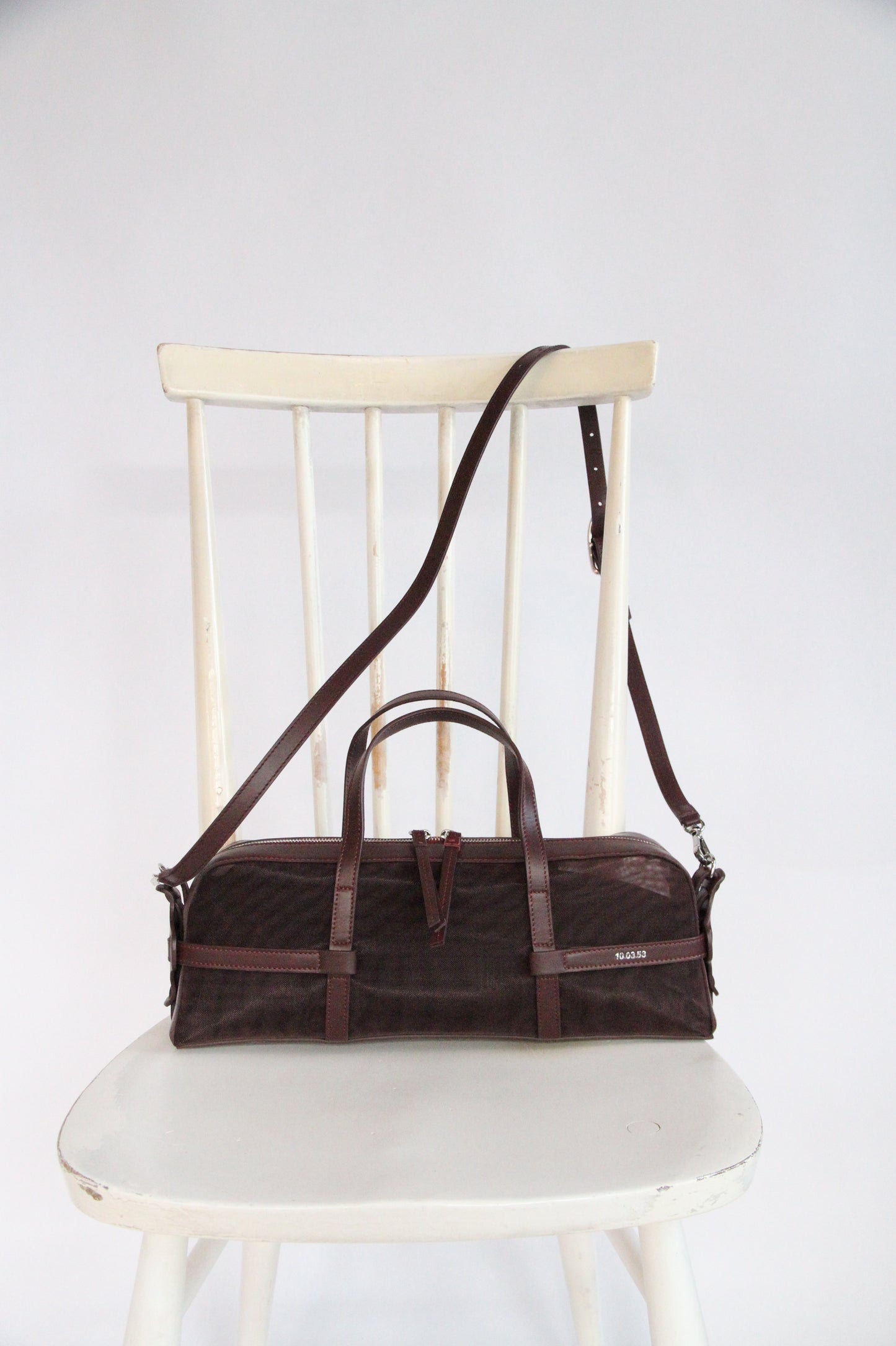 10.03.53 BAGUETTE SOFT / SHADOW BURGUNDY  37×13×8cm