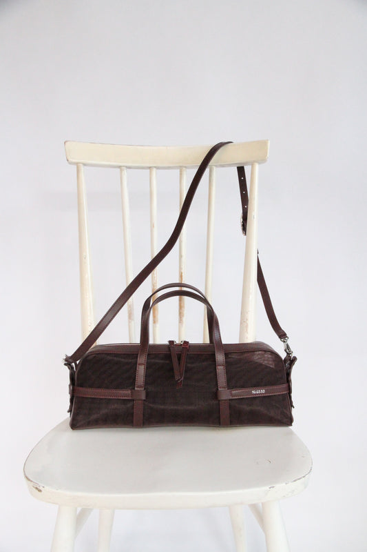 10.03.53 BAGUETTE SOFT / SHADOW BURGUNDY  37×13×8cm