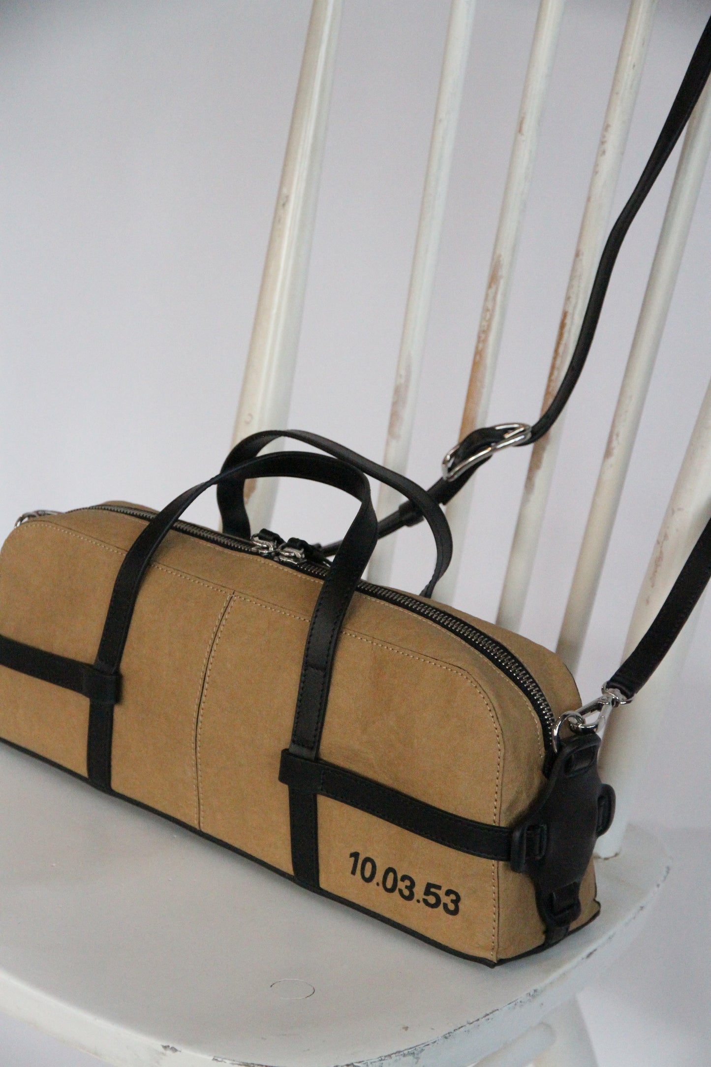 10.03.53 BAGUETTE SOFT / PAPER  37×13×8cm