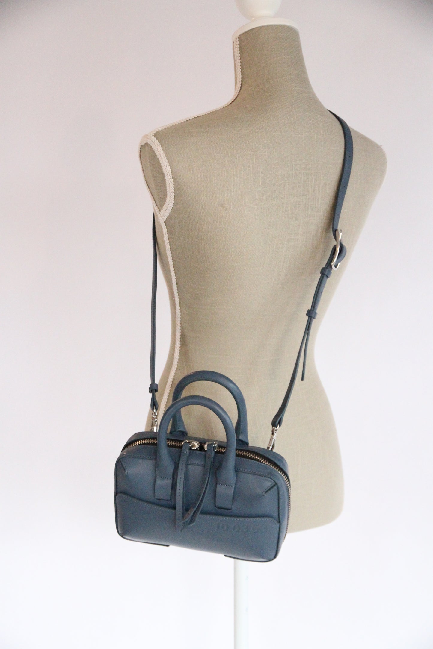 10.03.53 MINI BRIEF-CASE / BLUE  24×15×6cm
