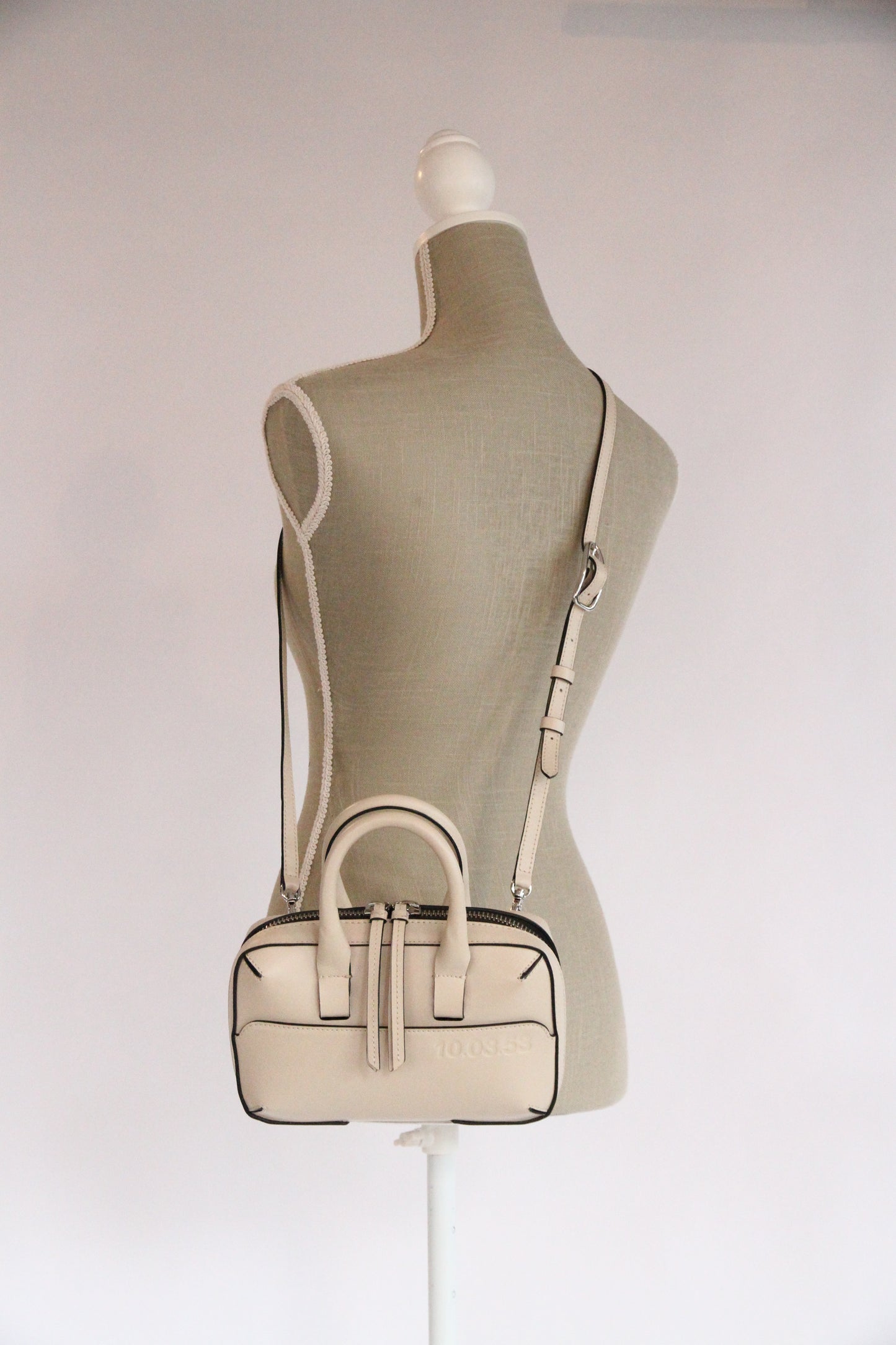 10.03.53 MINI BRIEF-CASE / OFF-WHITE  24×15×6cm