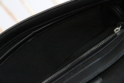 10.03.53 CONCRETE BAGUETTE / BLACK 28×16×6cm