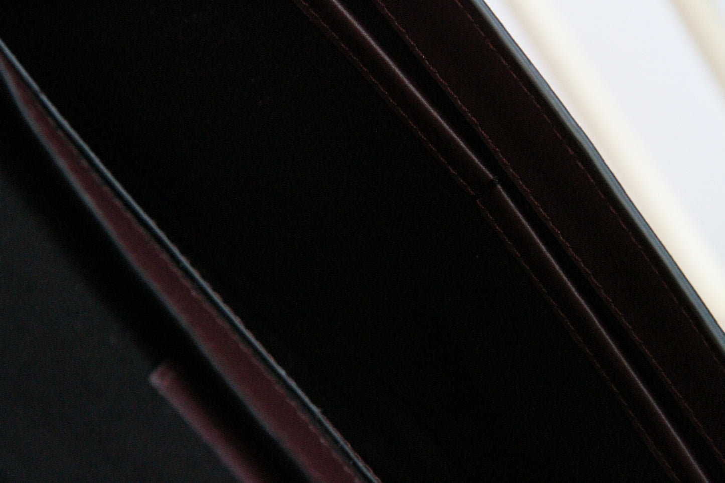 10.03.53 CONCRETE BAGUETTE / BORDEAUX 28×16×6cm