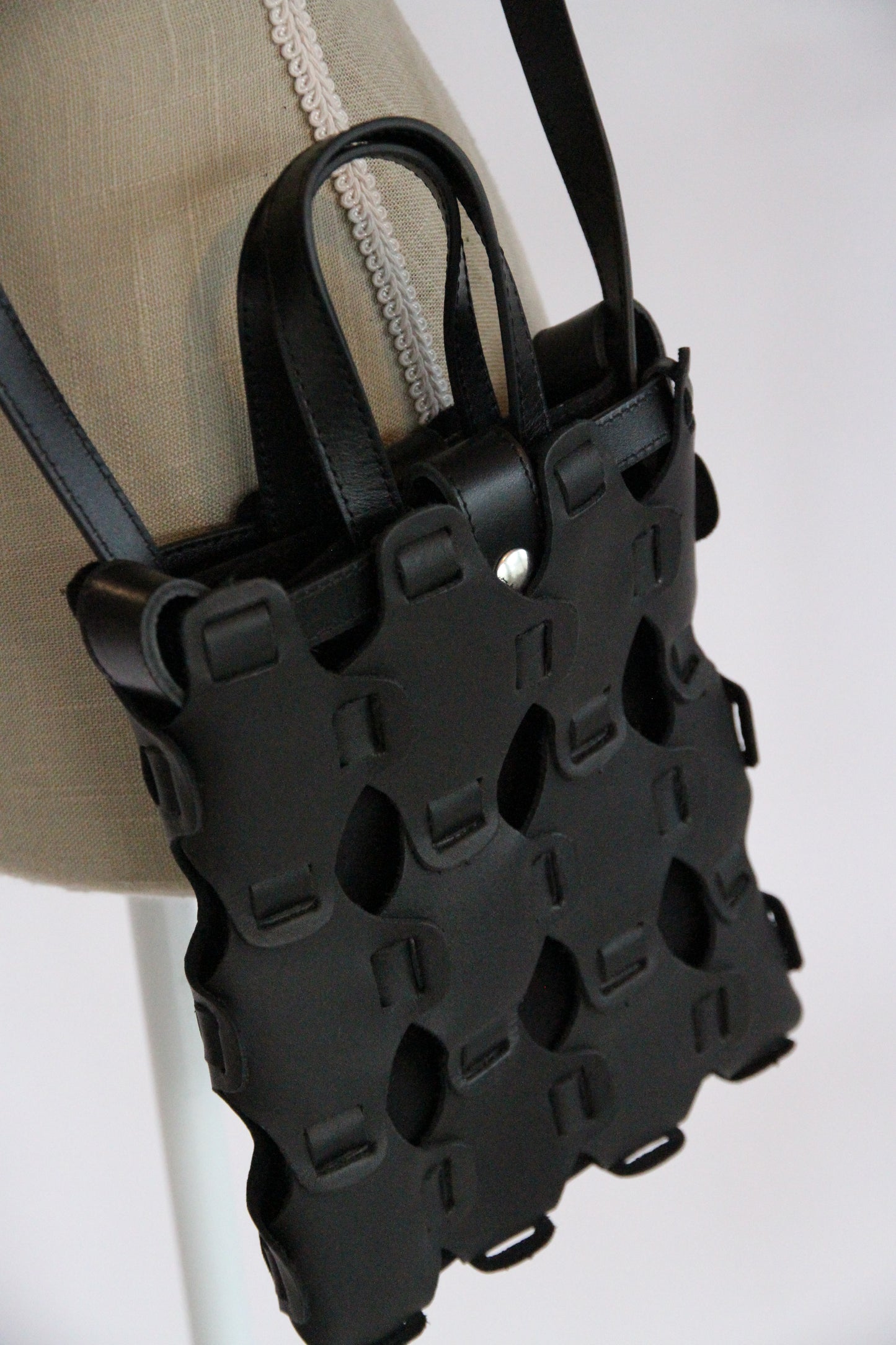 10.03.53 Small Braided Tote Black  21×20cm