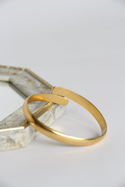 24K Gold Plated Bangle【Open】by Aakar