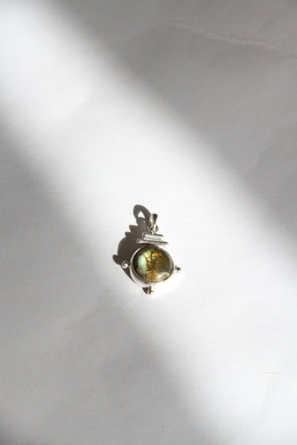 925 Silver Labradorite Pendant Top by Aakar