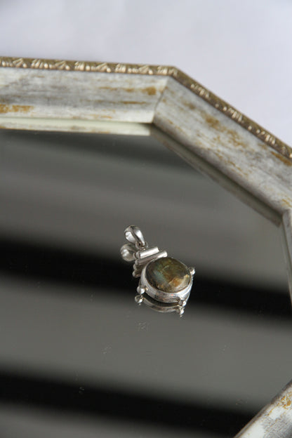 925 Silver Labradorite Pendant Top by Aakar