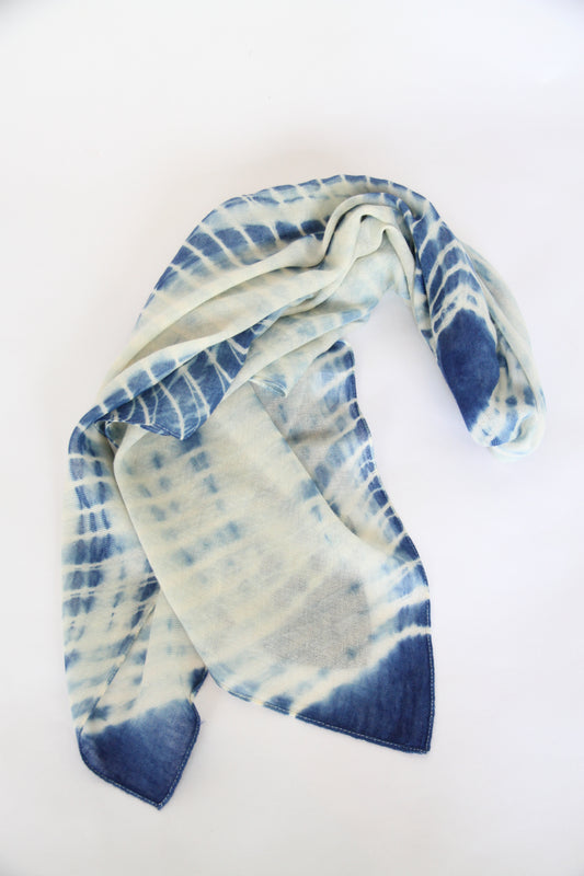 Plant-dyed cashmere-silk shawl / Blue