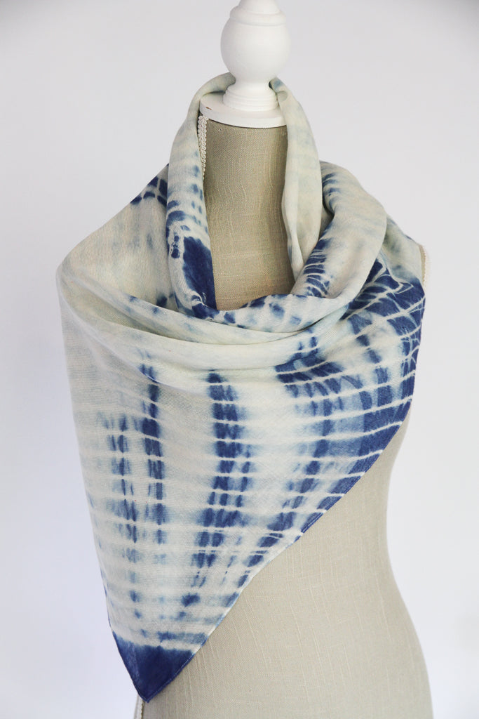 Plant-dyed cashmere-silk shawl / Blue