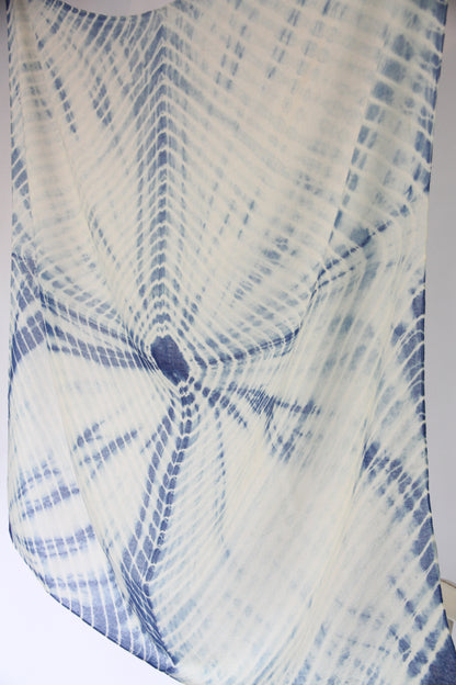 Plant-dyed cashmere-silk shawl / Blue