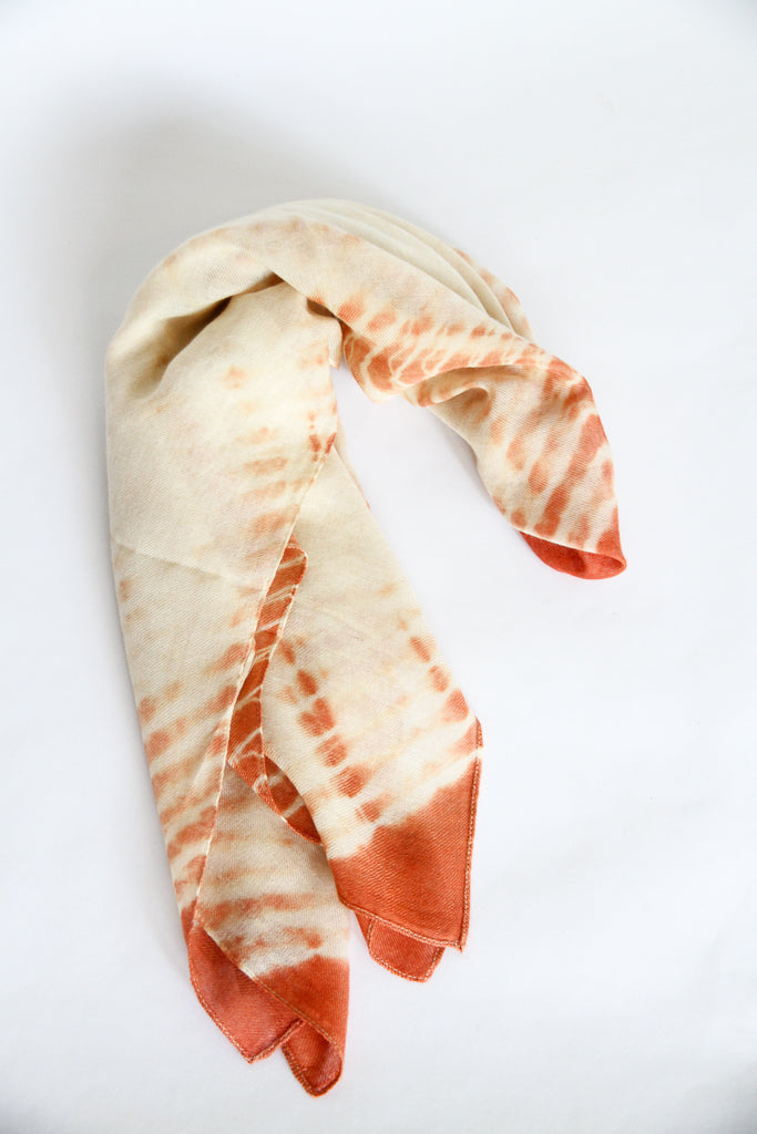 Plant-dyed cashmere-silk shawl / Orange