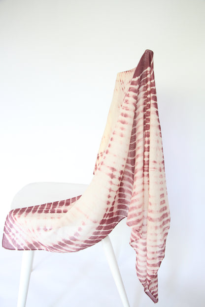 Plant-dyed cashmere-silk shawl / Purple