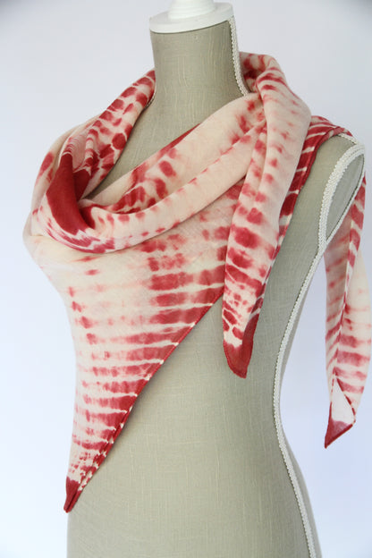 Plant-dyed cashmere-silk shawl / Red