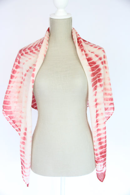 Plant-dyed cashmere-silk shawl / Red