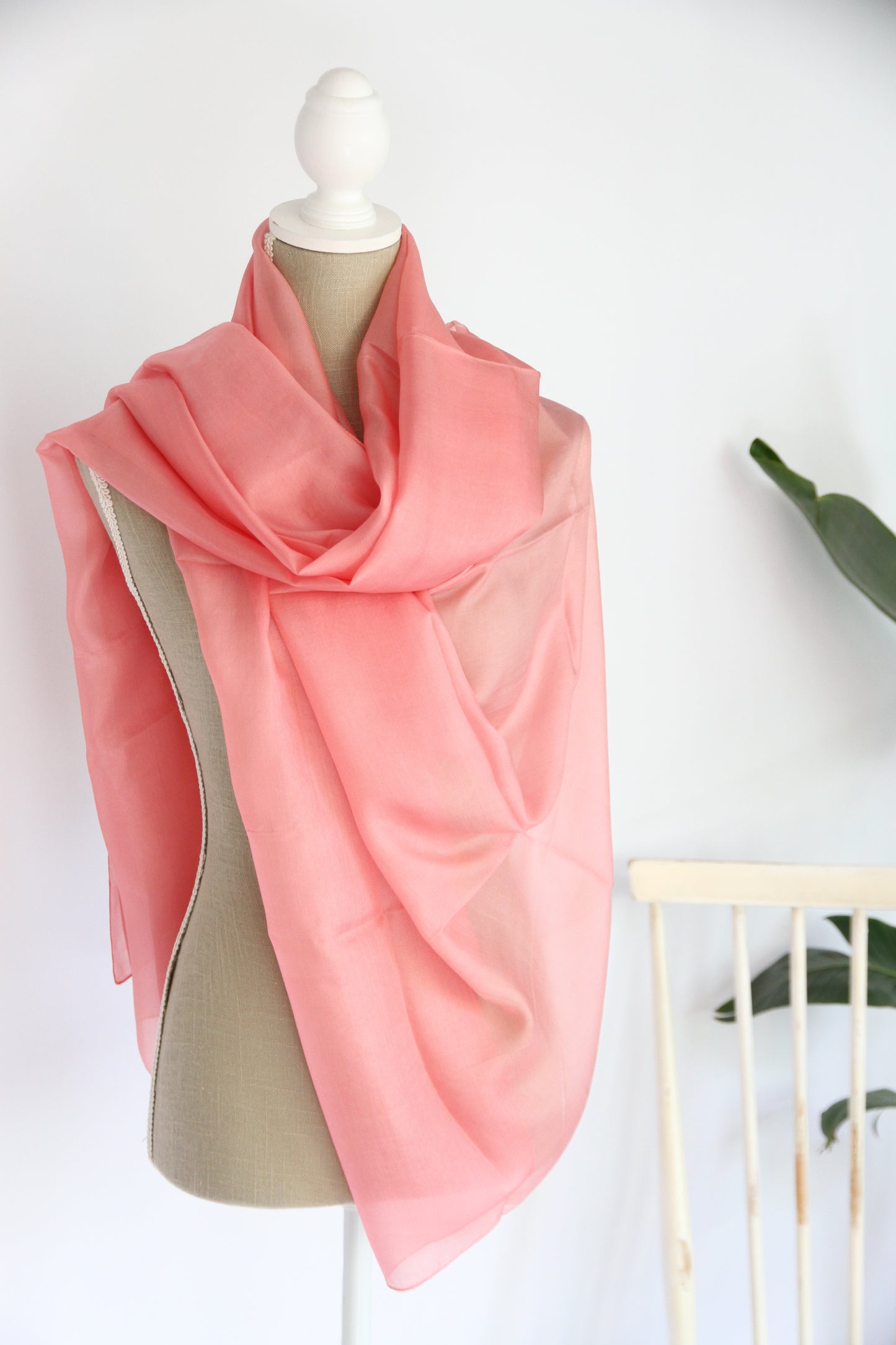Plant-dyed silk shawl / Pink