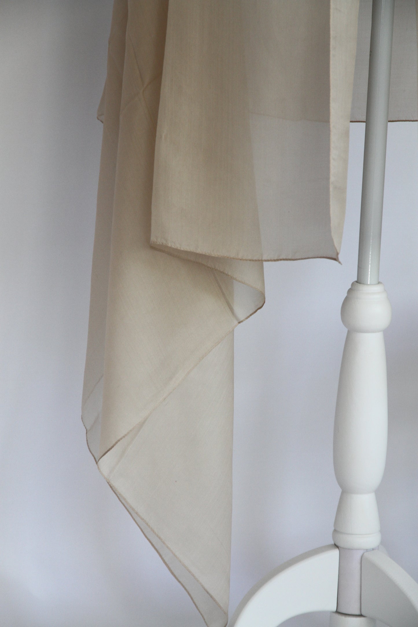 Plant-dyed silk shawl / Gray