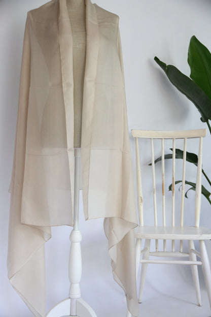 Plant-dyed silk shawl / Gray