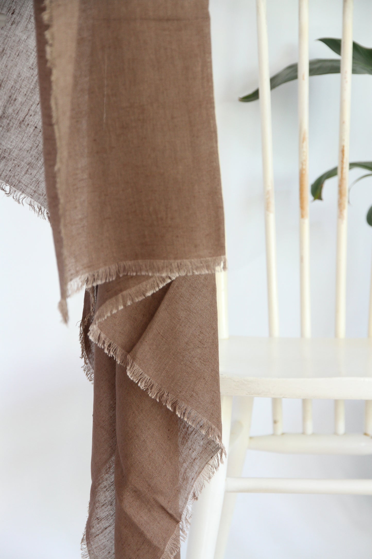 Plant-dyed modal linen shawl / Brown