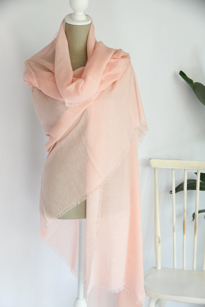 Plant-dyed modal linen shawl / Pink