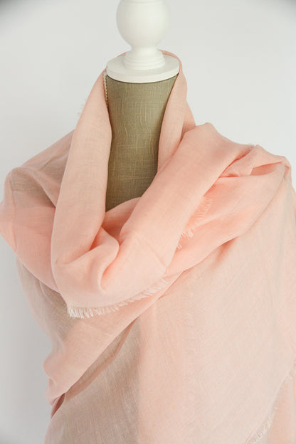 Plant-dyed modal linen shawl / Pink