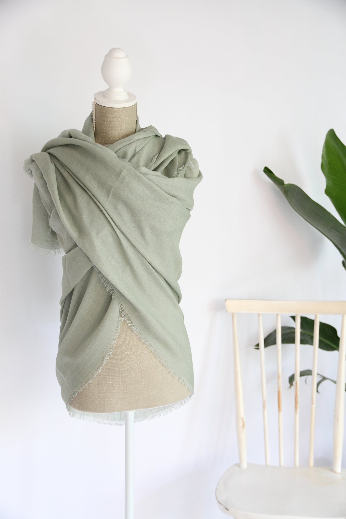 Plant-dyed modal linen shawl / Green