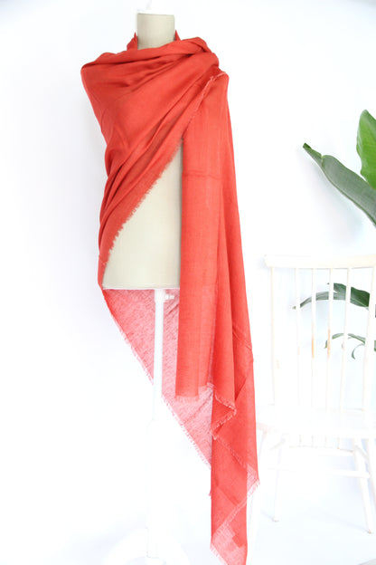 Plant-dyed modal linen shawl / Red