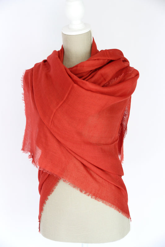 Plant-dyed modal linen shawl / Red