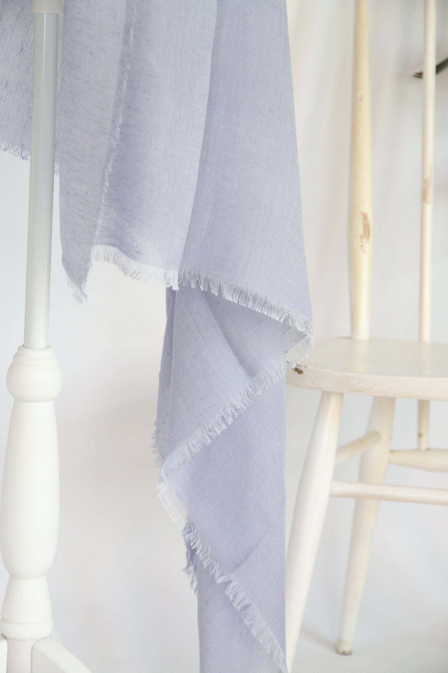 Plant-dyed modal linen shawl / Light Blue