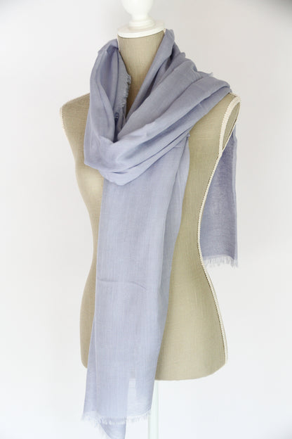 Plant-dyed modal linen shawl / Light Blue