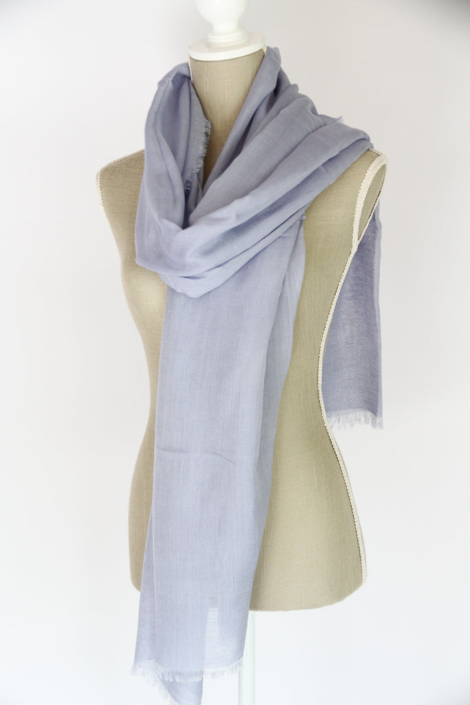Plant-dyed modal linen shawl / Light Blue